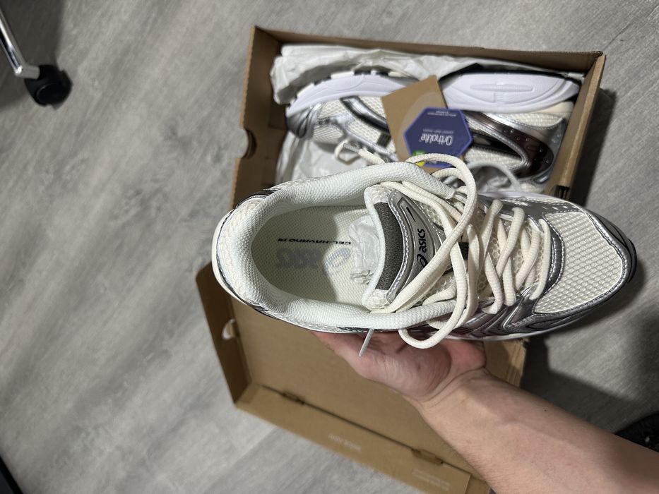 ASICS Gel Kayano 14 43.5 Cream/Black