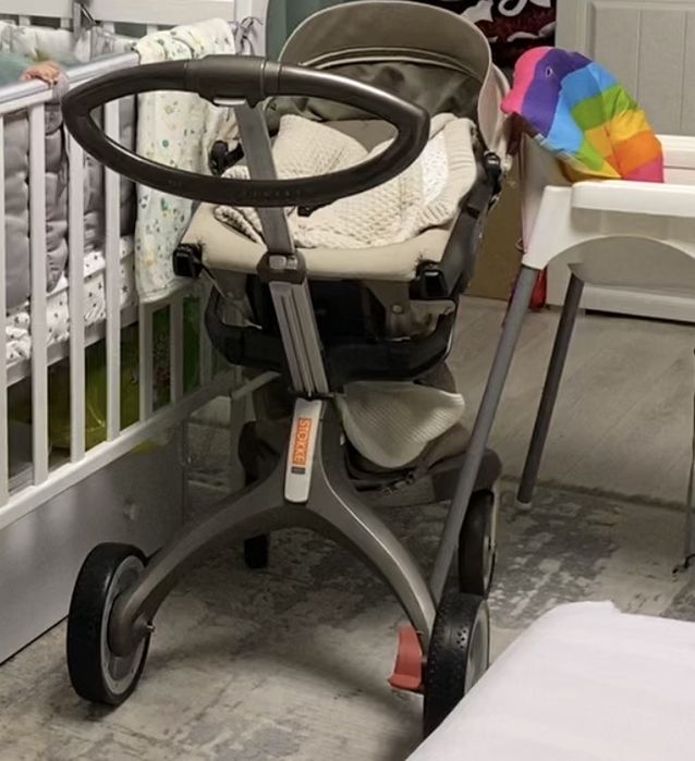Продам коляску STOKKE