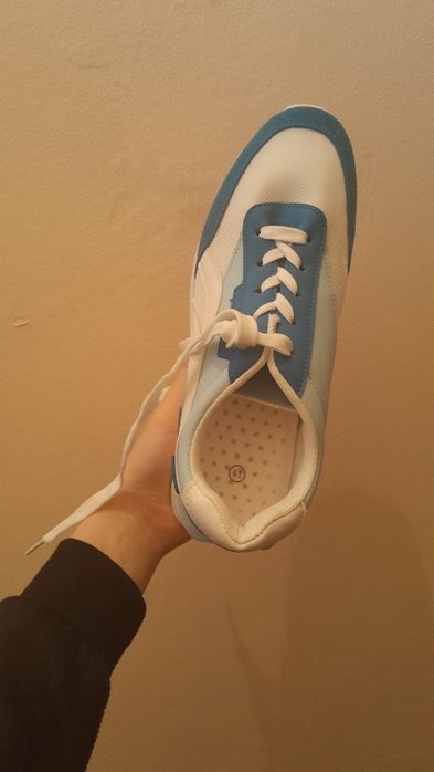 Чисто нови обувки