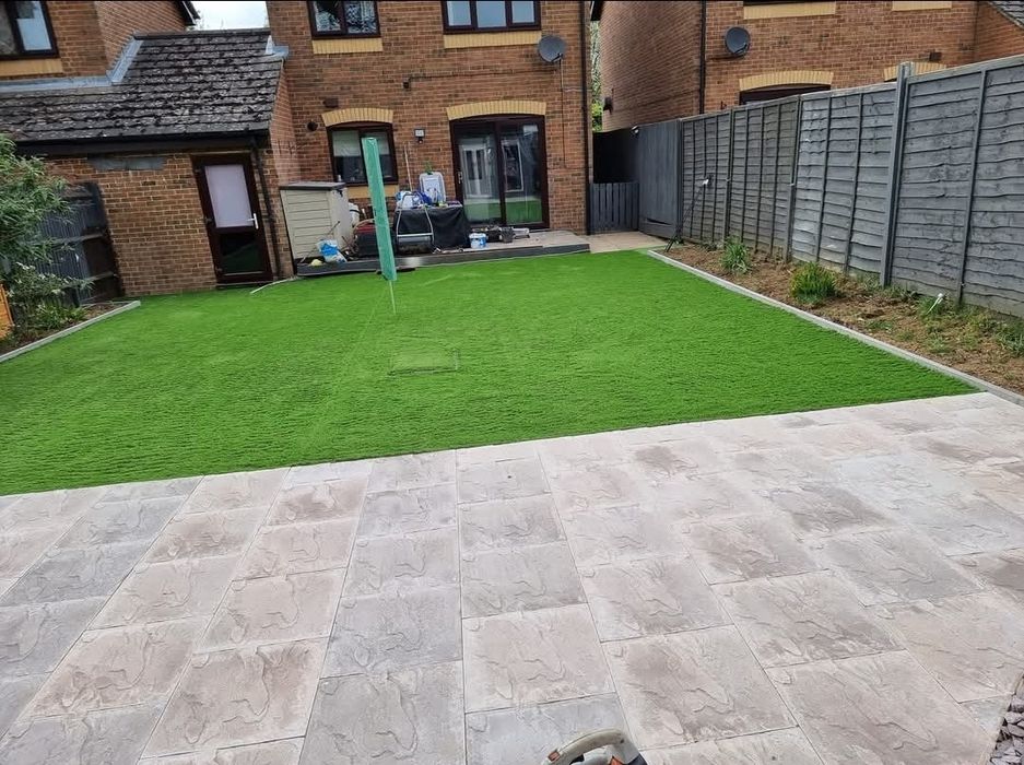 Montaj Gazon  Artificial /  Amenajari Curti , locuri de joaca etc...