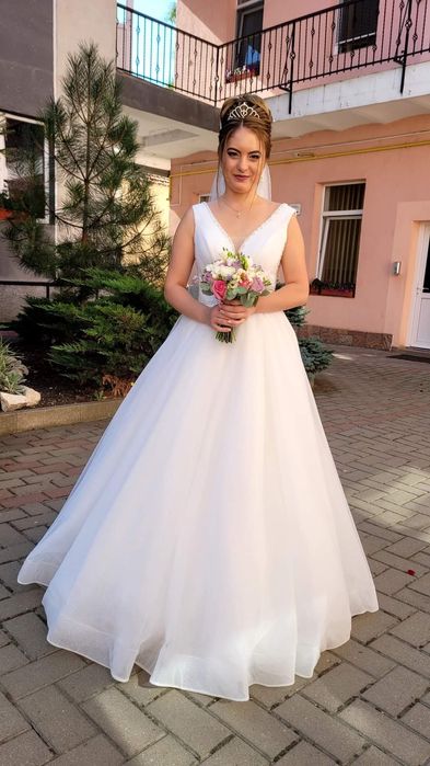 Vand, rochie de mireasa!