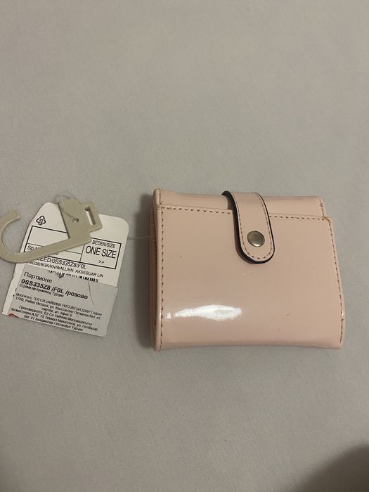 Розово, лачено портмоне