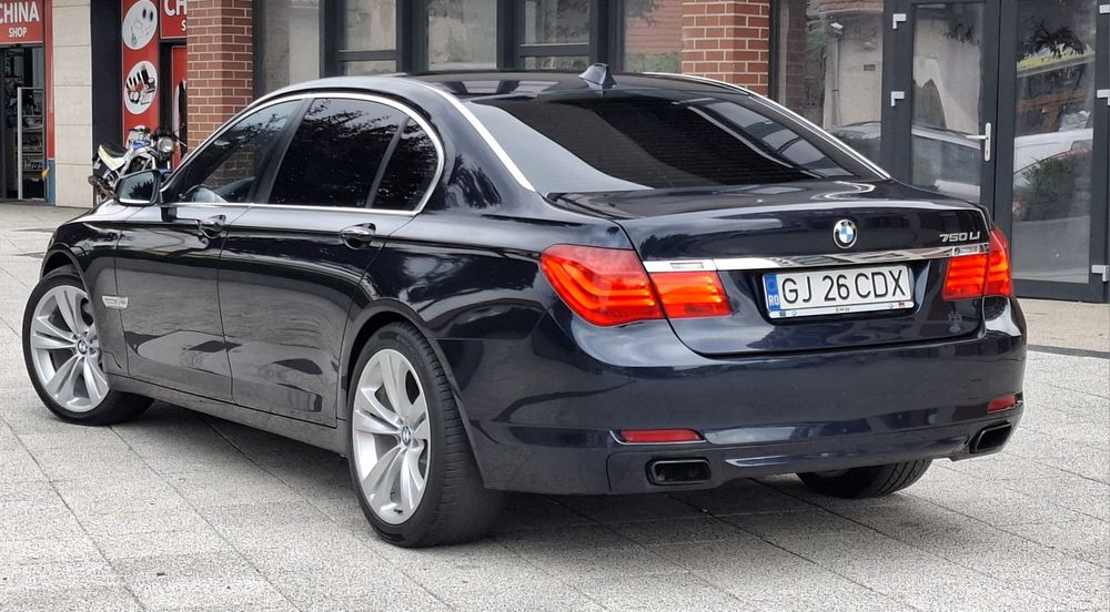 BMW 7 Series 2010 — imagine 3