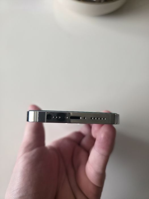 Iphone 14 pro - за части или ремонт