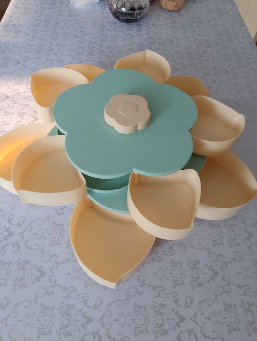 Продам менажницу