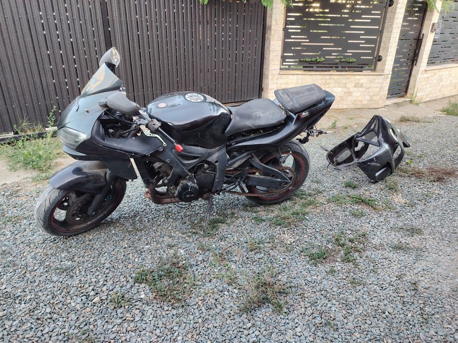 Piese Yamaha R6 2002