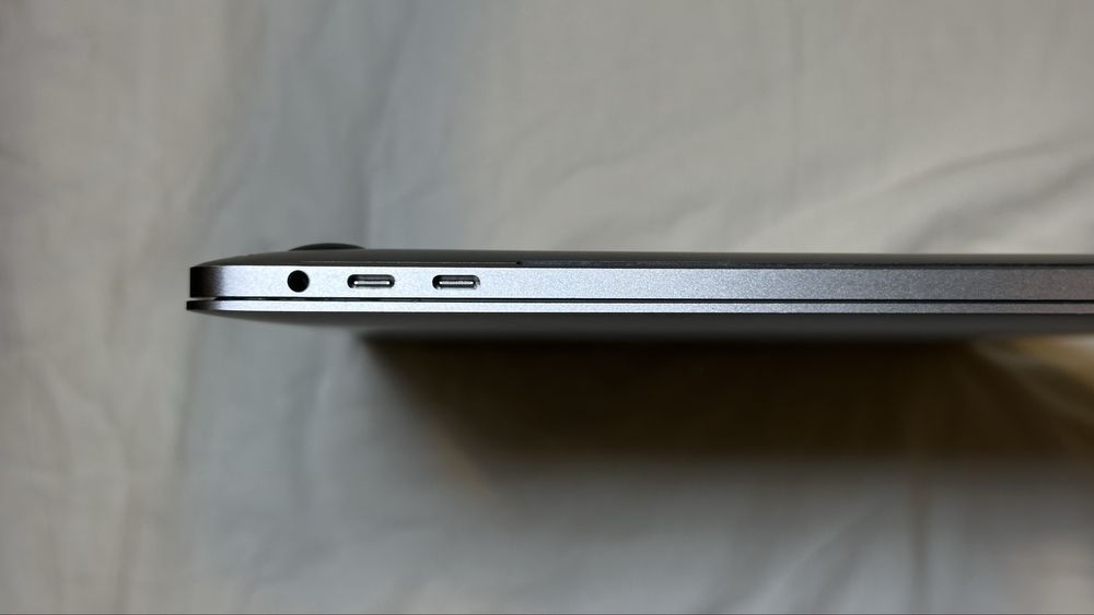 MacBook Pro 15” 2018 / i7 / 16GB / 256GB SSD