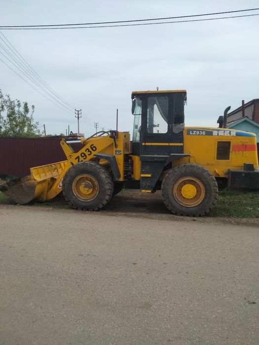 Спецтехника (фронтальный погрузчик)