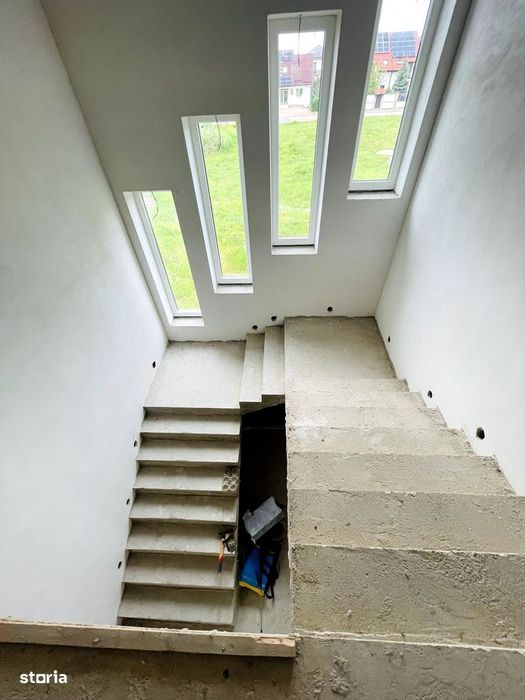 Casǎ de vânzare 7 camere P+E Sânmartin