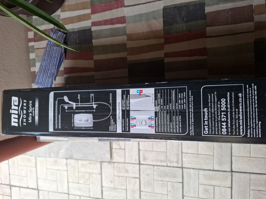 Duș electric instant.