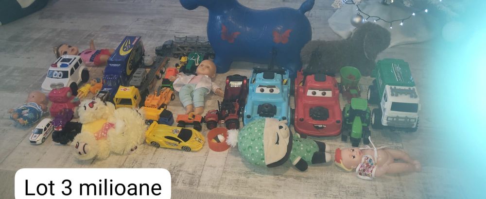 Vând jucării lot