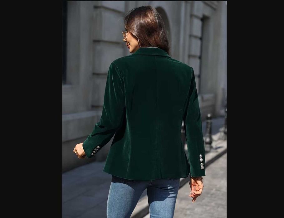 Ново зелено дамско сако кадифе М размер