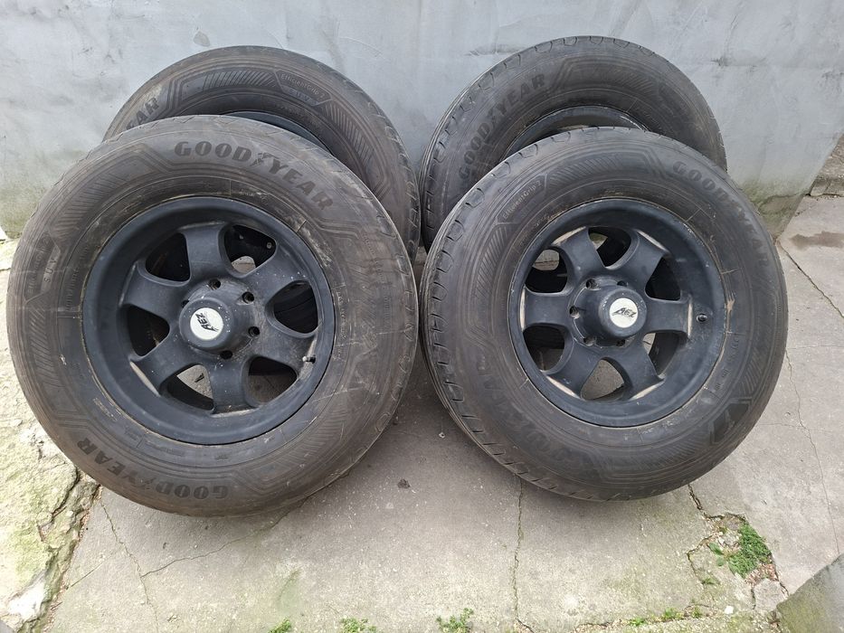 Гуми с джанти 17ки