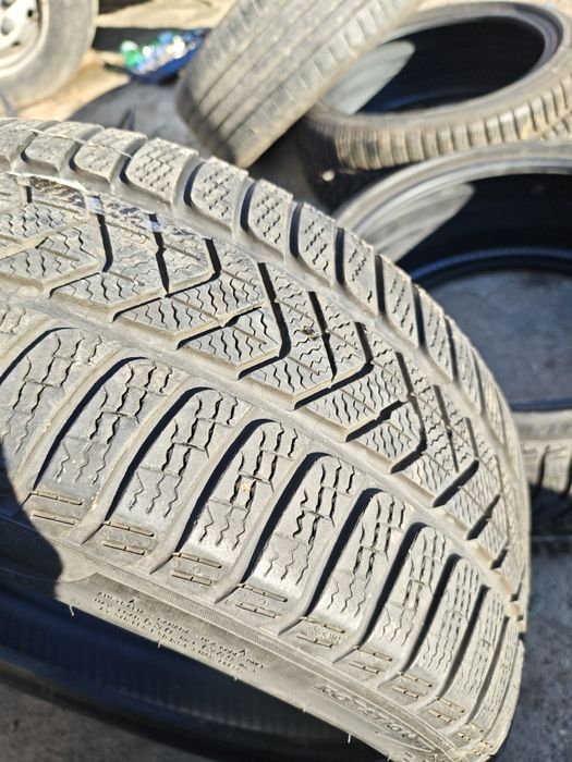 Зимни гуми Пирели 225/40/18