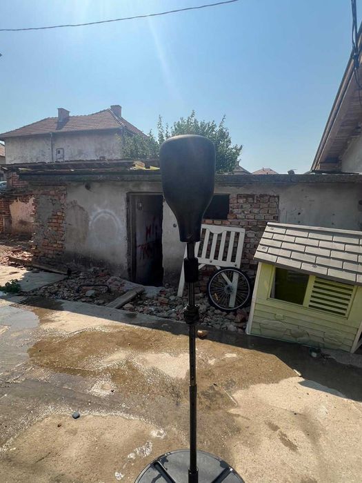 Боксова круша спукана е но може да се поправи.