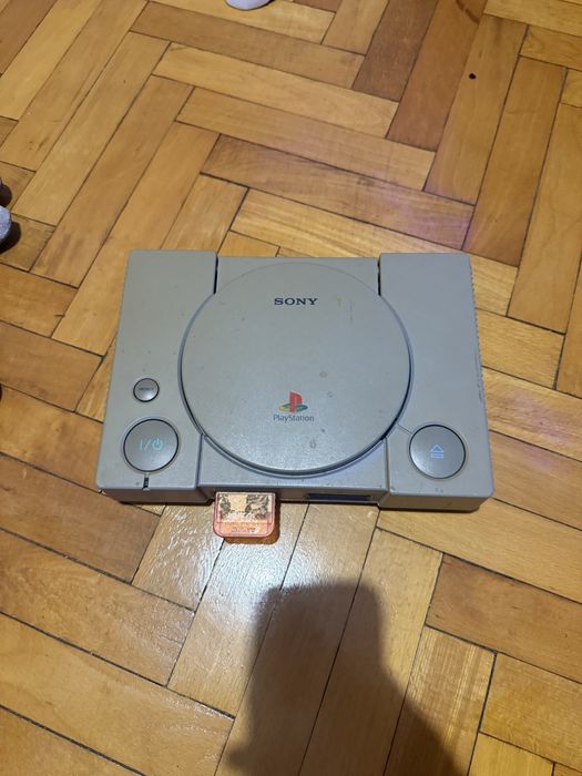 playstation 1 с един джойстик
