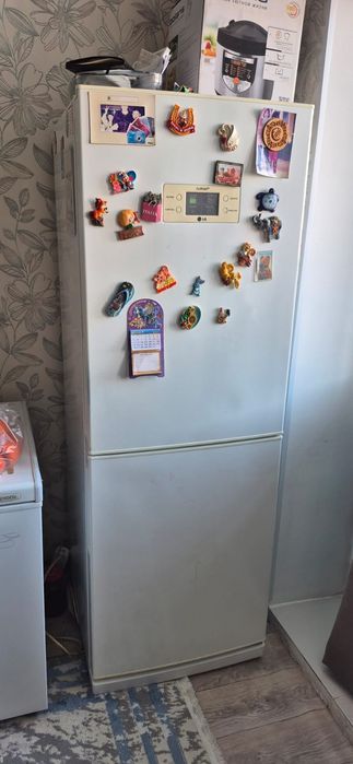 Продам холодильник