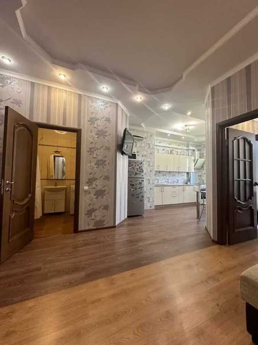 Двустаен имот в кв.Света Троица