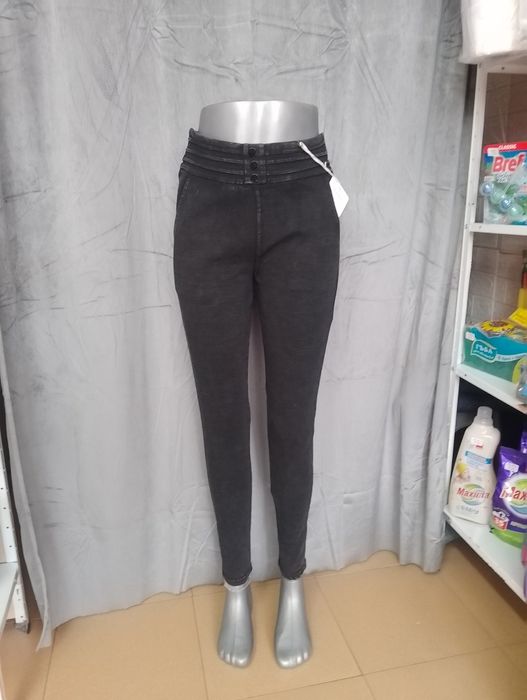 Дамски дънки и панталони