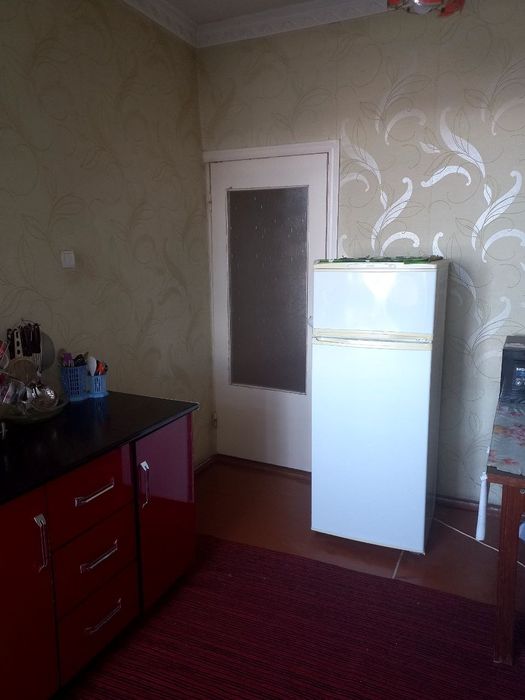 Тошкент Шаҳар Сергели туманида 3 хонали квартира срочна сотилади