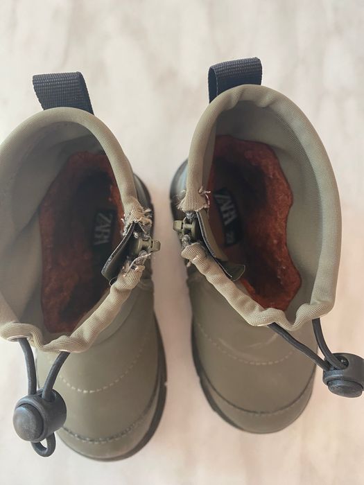 Ghete Zara marimea 23 cm in interior au 14,5 cm am masurat cu ruleta
