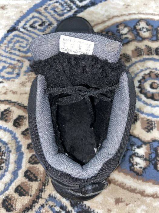 Продам зимние кроссовки