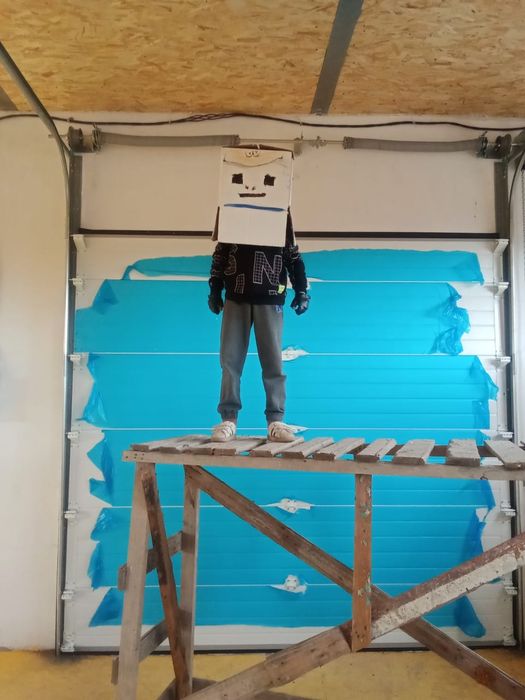 Ремонт секционных ворот, роллет.