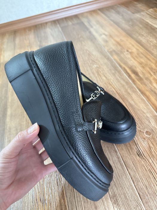 Продам кожаную обувь