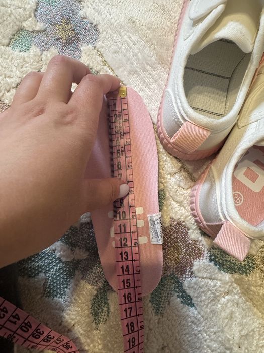 Новые детские кроссовки 26 размера