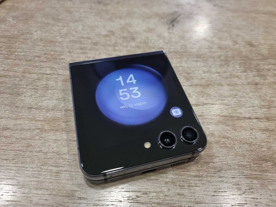 Samsung Galaxy Z Flip5 5G 256GB 8GB RAM
