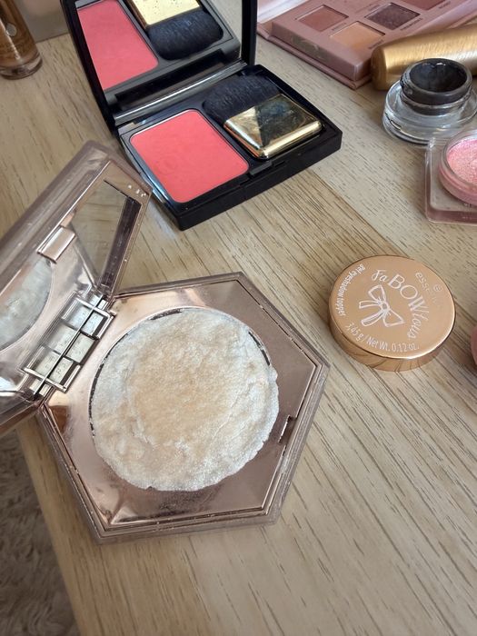 Лот козметика Fenty Huda Armani Dior Natasha Denona Sensai Chanel