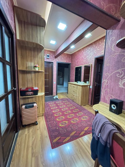 Продается 4-комнатная квартира, массив Хумаюн