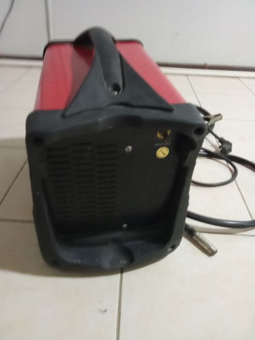 Svarka aparat sotiladi