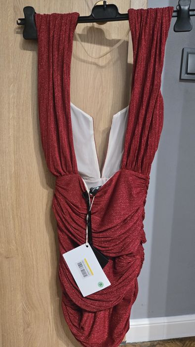 Предлагам Чисто Нова Рокля Elisabetta Franchi, размер S/IT40 и M/IT42