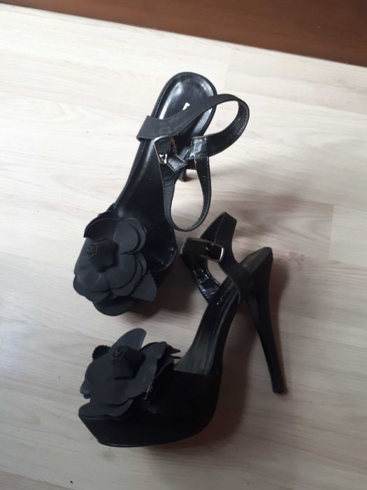 Дамски Обувки с висок ток