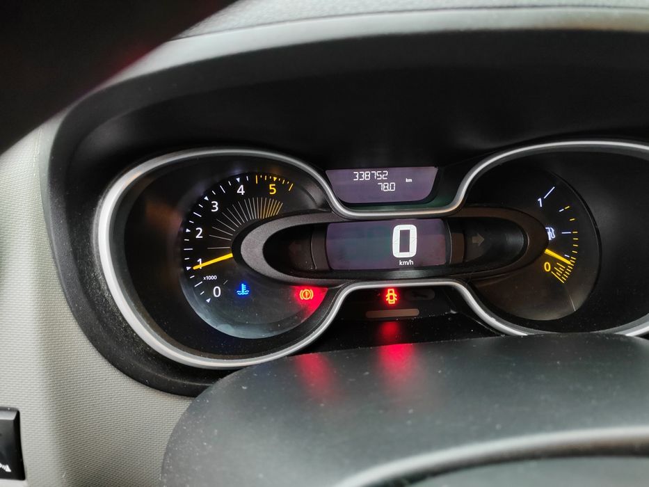 Vând Renault trafic varianta lunga