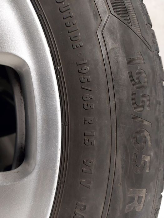 Продавам джанти 5х112 - 15" с гуми 195/65/15-летни и 195/60/15-зимни.