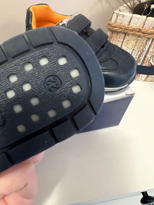 Якета и детски обувки