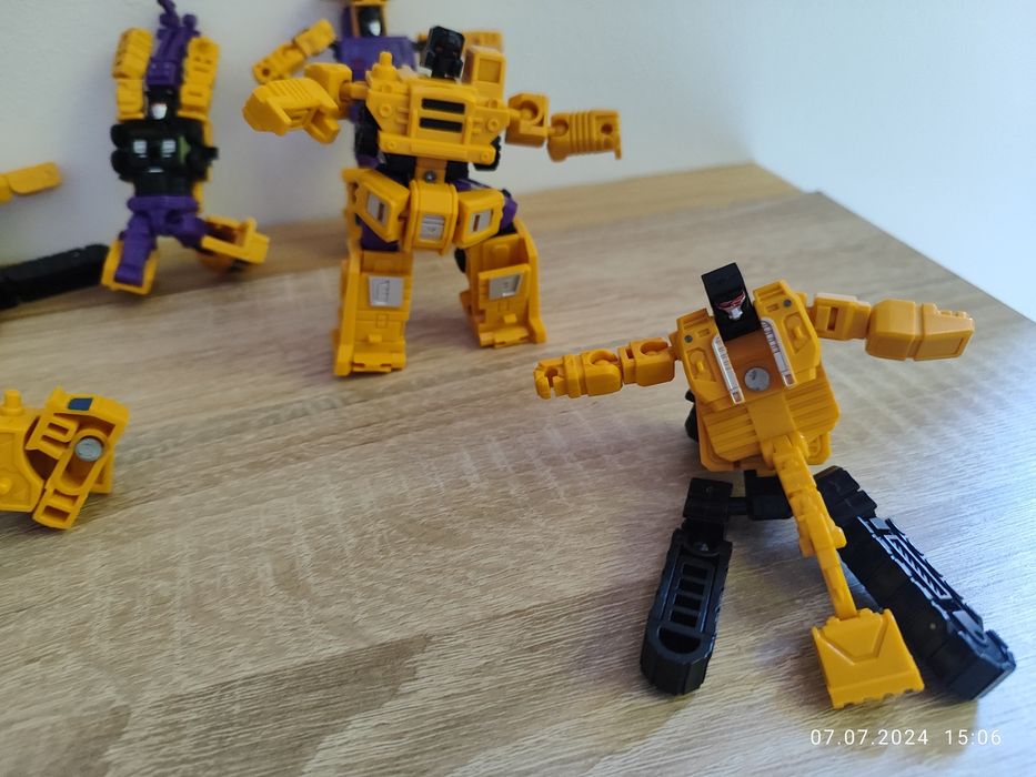 Roboței și mașinuțe transformabile