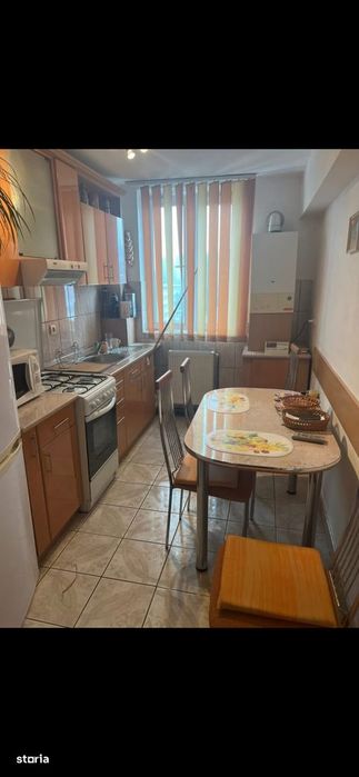 De vânzare apartament 2 camere zona Decebal ( piața )