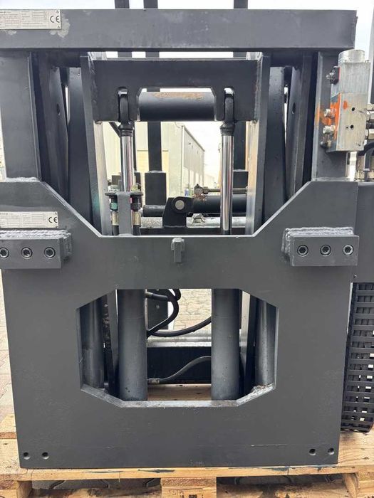 Atașament stivuitor DURWEN  VGT 45 / VDPK 45 Capacitate 2200 kg