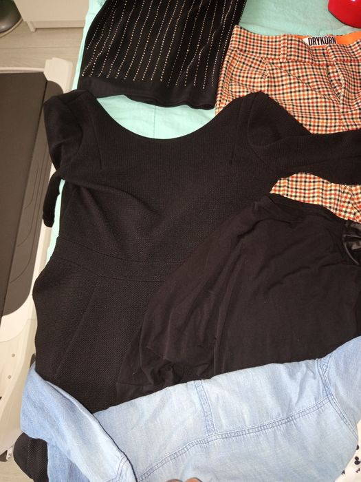 Лот от дамски дрехи