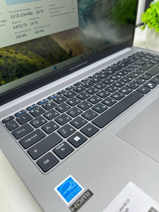 Asus VivoBook core i3-13