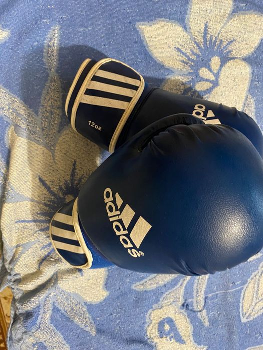 Боксерские перчатки