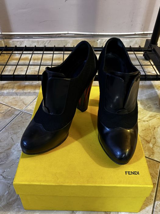 Оргининални боти Fendi
