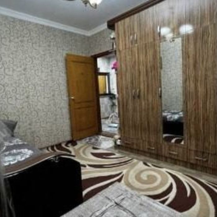 Продаётся 3ёх комнатная на 2ом этаже Юнусабад 18 квл, 77 серия кирпич