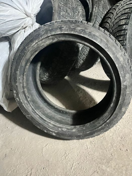 Продам бу Резину на R17