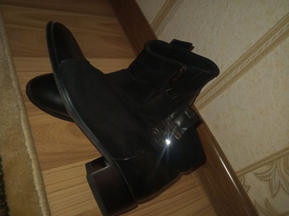 Ayollar etiki poyafzal