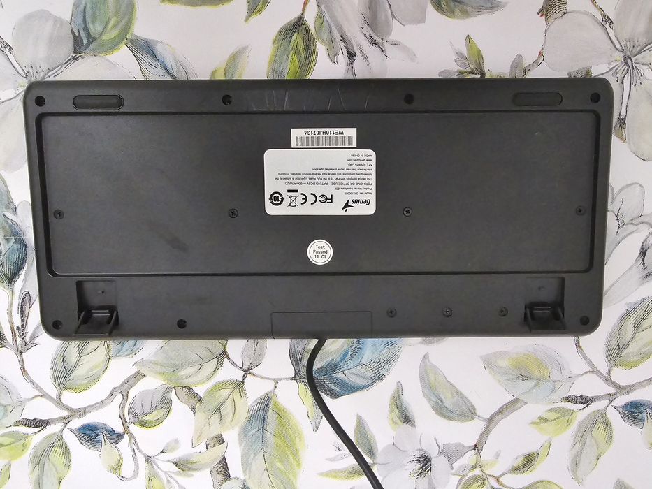 Продам клавиатуру