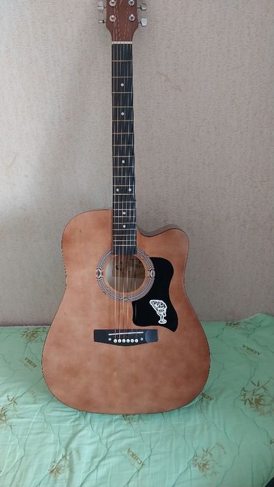 продаётся гитара в хорошем качестве